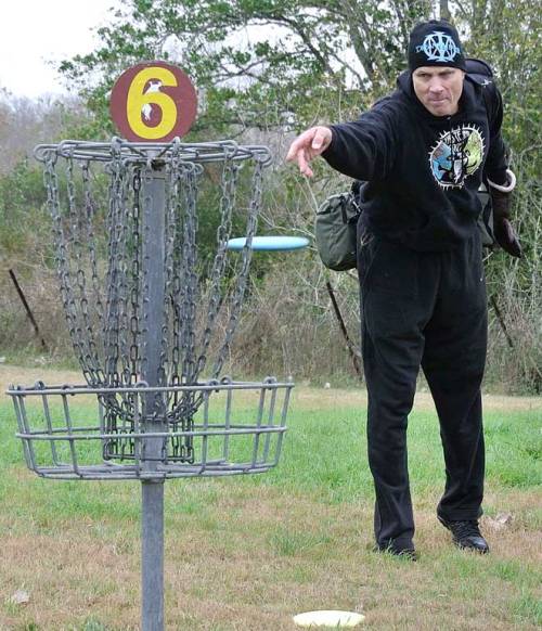 The disc saw Steve’s mean face and knew it had to be in the basket.